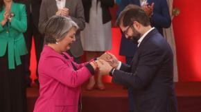 “No va a ser fácil, pero Jeannette sabe de batallas difíciles”: Presidente Boric saluda triunfo de Jara en primarias “No va a ser fácil, pero Jeannette sabe de batallas difíciles”: Presidente Boric saluda triunfo de Jara en primarias