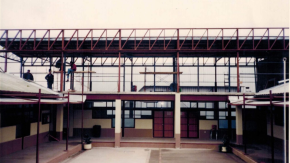 Estudiante de 14 años amenazó a profesor con un arma de balines en Curicó: le pidió que le subiera las notas Estudiante de 14 años amenazó a profesor con un arma de balines en Curicó: le pidió que le subiera las notas