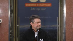 Incautan dispositivos electrónicos y documentos de Claudio Orrego desde su casa y oficinas del GORE