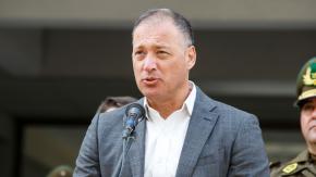 Viajes al extranjero: Presidente de la Cámara pasó 24 días en EEUU y sólo se le descontaron $525 mil de su dieta