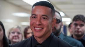 Daddy Yankee se olvida del retiro y regresa a la música con su nueva canción 'Sonríele'