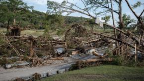 Ya van más de 100 muertos: devastación y angustia en Texas luego de inundaciones