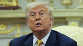 La Casa Blanca reveló que Trump sufre enfermedad crónica tras extraña hinchazón en su pierna que generó preocupación