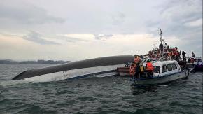 Mueren 34 personas al volcar un barco turístico en Vietnam: Hay ocho desaparecidos