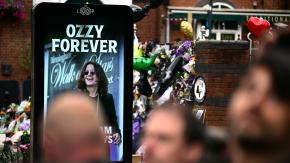 EN VIVO: Realizan multitudinario funeral a Ozzy Osbourne en Inglaterra EN VIVO: Realizan multitudinario funeral a Ozzy Osbourne en Inglaterra