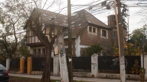 4 dormitorios y 700 m²: Así es la casa que el Presidente Boric compró con crédito hipotecario en San Miguel”