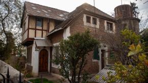Qué se sabe del vendedor de la casa de Boric y las dudas abiertas del contrato de compraventa”