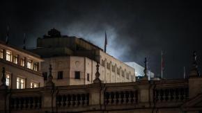 Evacúan edificio del Ministerio de Hacienda por incendio que afecta piso 11