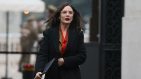 Camila Vallejo vuelve a La Moneda y descarta irse a la campaña de Jeannette Jara: “No me voy a ninguna parte”