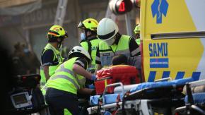 Incendio en centro de Santiago: adulta mayor intoxicada se agravó y está en riesgo vital