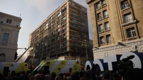 Incendio en edificio del centro de Santiago consumió histórico mural que estaba en el cine