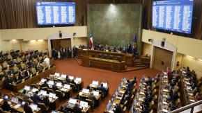 Cámara aprueba en general proyecto que establece multa por no votar