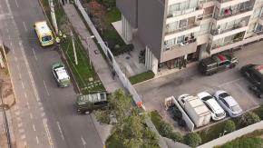 Hombre parapetado en edificio en San Miguel: Gope trabaja en el lugar