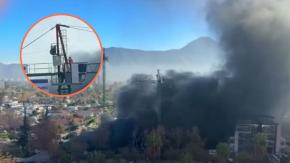 Impresionante incendio de edificio en construcción en Vitacura: rescataron a trabajador atrapado en la grúa Impresionante incendio de edificio en construcción en Vitacura: rescataron a trabajador atrapado en la grúa