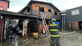 Familia muere en incendio de casa en Valdivia: Gemelos de 5 años entre los fallecidos Familia muere en incendio de casa en Valdivia: Gemelos de 5 años entre los fallecidos