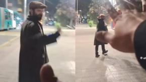 Andaba solo y saludó a Talcahuano: La inesperada aparición en la calle del Presidente Boric en una transmisión de TikTok Andaba solo y saludó a Talcahuano: La inesperada aparición en la calle del Presidente Boric en una transmisión de TikTok