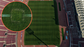Con varios parches: el deplorable estado de la cancha del Estadio Nacional en la previa del Superclásico