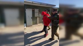 Intentó asfixiarla mientras dormía: Detienen a venezolano por femicidio frustrado contra expareja y en presencia de sus hijos Intentó asfixiarla mientras dormía: Detienen a venezolano por femicidio frustrado contra expareja y en presencia de sus hijos
