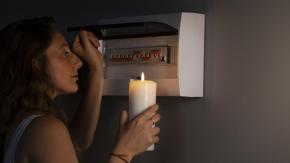 Enel anuncia cortes de luz para diez comunas de la RM este domingo y lunes: Revisa los sectores afectados
