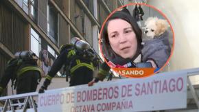 "No pude ir a buscarlo": Bomberos rescata a perro de incendio de Santiago en medio de angustia de dueña