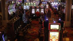 Contraloría detecta que más de 13 mil funcionarios públicos acudieron a casinos de juego estando con licencia médica