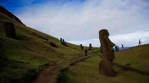 En poco más de 50 años: aseguran que moáis en Rapa Nui podrían desaparecer por aumento del nivel del mar