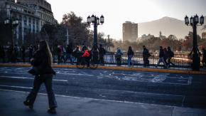 Después de la nieve, vienen las bajas temperaturas: Advierten que Santiago tendría su amanecer más frío en 18 años