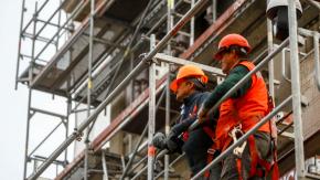 Encuesta a trabajadores: El 50% tiene ingresos menores o iguales a $611 mil