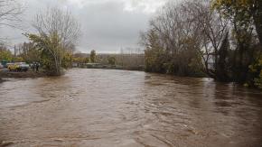 Vecinos fueron evacuados: Imágenes muestran el estado del Río Andalién tras desborde por sistema frontal 