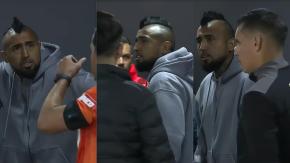 "Nos han cag... todo el año": Arturo Vidal encaró al árbitro del Everton - Colo-Colo