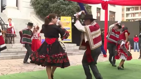 Fiestas Patrias 2025: Ñuñoa tuvo el primer esquinazo de sus fondas