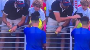 Identificaron al responsable: CEO de importante empresa sería el hombre que le quitó gorra a niño en el US Open Identificaron al responsable: CEO de importante empresa sería el hombre que le quitó gorra a niño en el US Open