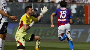 VIDEO | Dos goles en 10 minutos: U. Católica sorprende a Colo-Colo en el Clásico VIDEO | Dos goles en 10 minutos: U. Católica sorprende a Colo-Colo en el Clásico