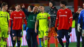 Sin copas internacionales: Prensa argentina anticipa durísima sanción para la U tras incidentes ante Independiente Sin copas internacionales: Prensa argentina anticipa durísima sanción para la U tras incidentes ante Independiente