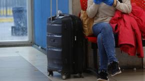 Mujer detenida por viajar con una niña de dos años dentro de una maleta en Nueva Zelanda