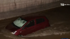 Conductora cae a canal en La Florida: Copiloto aseguró que estaba enseñándole a manejar Conductora cae a canal en La Florida: Copiloto aseguró que estaba enseñándole a manejar