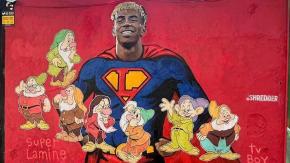 Con alusión a "Blancanieves": Vandalizan reconocido mural de Lamine Yamal en Barcelona
