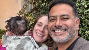 Pedro Ruminot y Alison Mandel sorprenden con bella noticia: adoptaron a una niña
