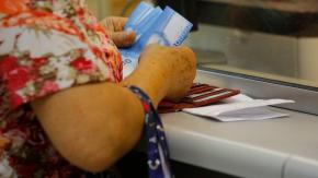 Este es el bono para mujeres dueñas de casa que entrega hasta $452 mil: Revisa con tu RUT si te corresponde