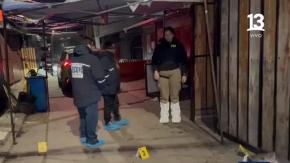 Desconocidos disparan contra una casa en La Pintana: Un muerto y un herido grave tras el ataque Desconocidos disparan contra una casa en La Pintana: Un muerto y un herido grave tras el ataque