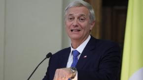 Kast arremete nuevamente contra Artés: "En la calle que se tome se va a ir preso si no tiene la autorización" Kast arremete nuevamente contra Artés: "En la calle que se tome se va a ir preso si no tiene la autorización"