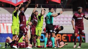 Urgente: Jugador de La Serena deja el estadio en ambulancia tras darse fuerte cabezazo con un compañero