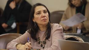 Ministra Lobos ante eventual acusación constitucional y amenazas de paralizar la agenda por voto obligatorio: "No contribuye"