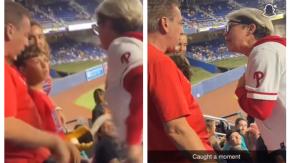 Mujer provoca indignación al robar pelota de béisbol a niño en el público: se la había regalado su padre por su cumpleaños Mujer provoca indignación al robar pelota de béisbol a niño en el público: se la había regalado su padre por su cumpleaños