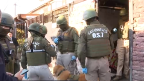 Por venta y acopio de drogas: Tres detenidos tras allanamientos a inmuebles en tres comunas de Santiago Por venta y acopio de drogas: Tres detenidos tras allanamientos a inmuebles en tres comunas de Santiago
