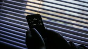 Expertos piden suspender el cambio de hora programado para este sábado
