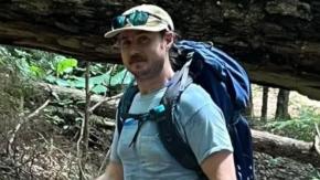 Hombre hizo trekking, sintió un fuerte dolor en la pierna y casi se murió: “No podía moverme y vomitaba” Hombre hizo trekking, sintió un fuerte dolor en la pierna y casi se murió: “No podía moverme y vomitaba”