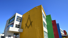 Colegio de San Pedro de la Paz deberá pagar millonaria multa por cerrar puertas a estudiantes atrasados Colegio de San Pedro de la Paz deberá pagar millonaria multa por cerrar puertas a estudiantes atrasados