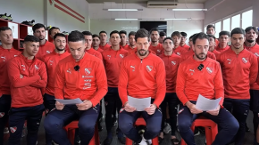 Pablo Galdames y jugadores de Independiente en picada contra la Conmebol y la U: "Sus actos de violencia clasificaron a su equipo" Pablo Galdames y jugadores de Independiente en picada contra la Conmebol y la U: "Sus actos de violencia clasificaron a su equipo"