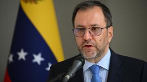 Venezuela denuncia plan de la CIA para atacar buque de EE.UU. e incriminar a gobierno de Maduro Venezuela denuncia plan de la CIA para atacar buque de EE.UU. e incriminar a gobierno de Maduro